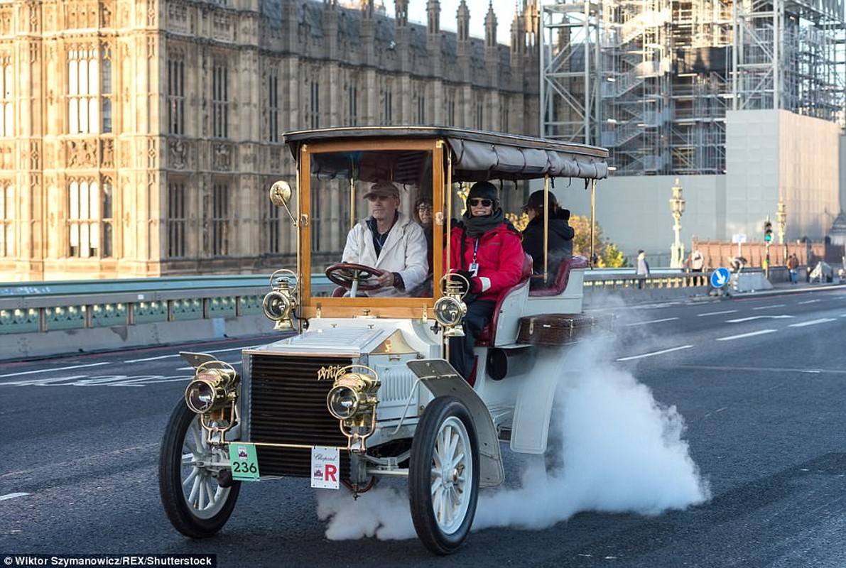 Hang tram &quot;xe cu&quot; lan banh tren duong pho London-Hinh-14